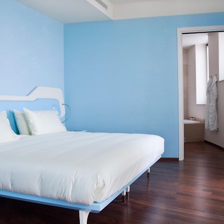 iH ホテルズ バリ グランデ アルベルゴ デッレ ナツィオーニ バーリ エクステリア 写真 A bedroom