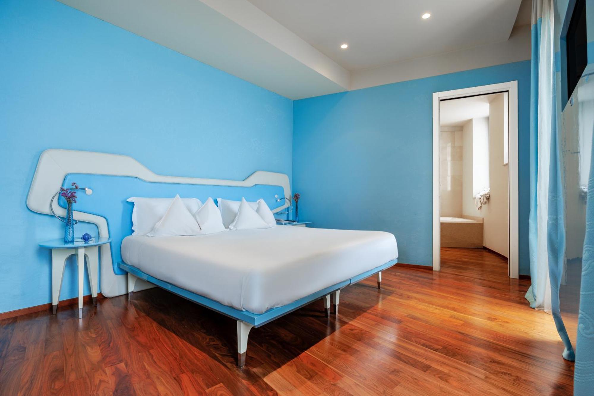 iH ホテルズ バリ グランデ アルベルゴ デッレ ナツィオーニ バーリ エクステリア 写真 A room at the hotel