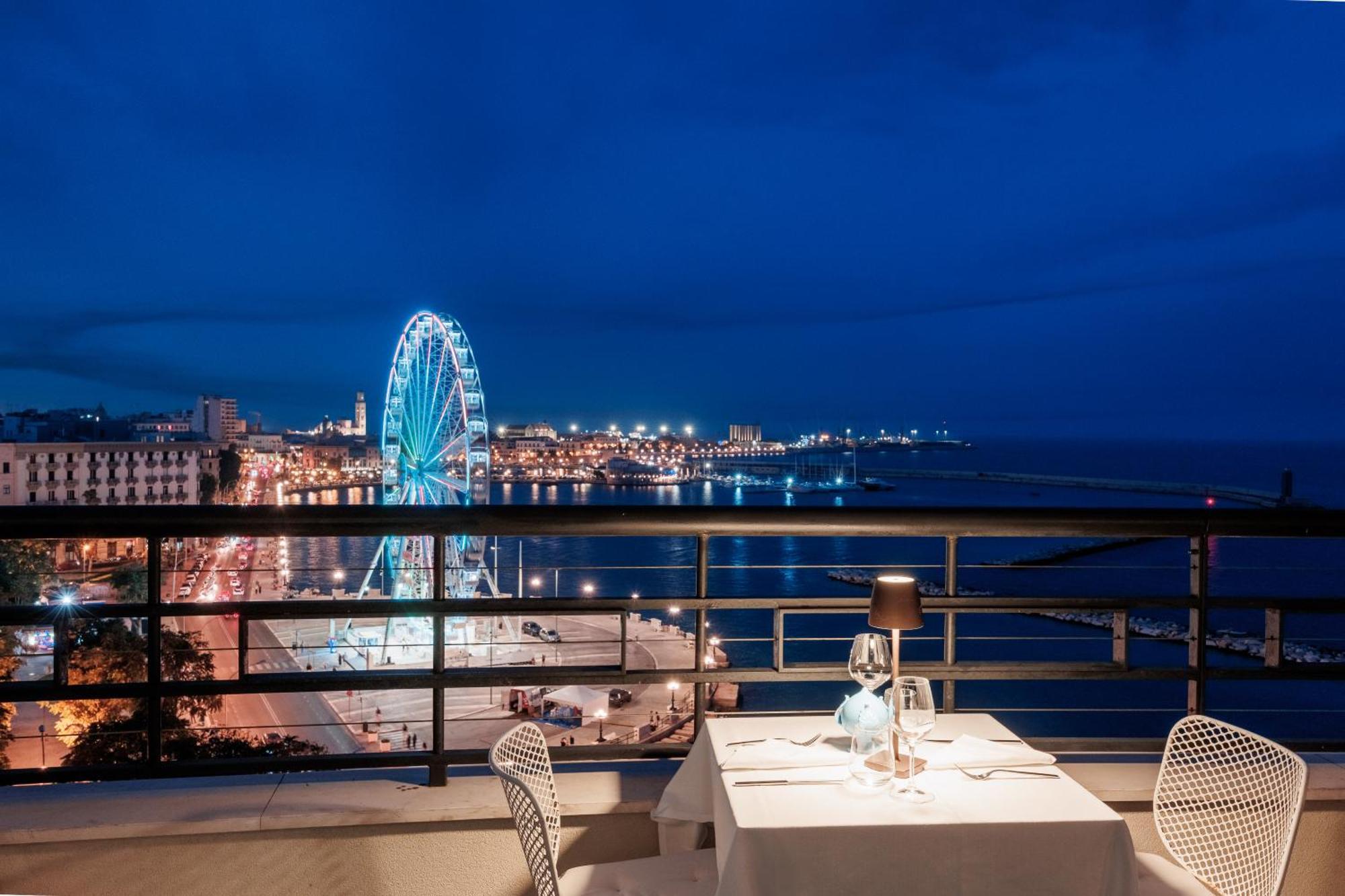 iH ホテルズ バリ グランデ アルベルゴ デッレ ナツィオーニ バーリ エクステリア 写真 View from the hotel