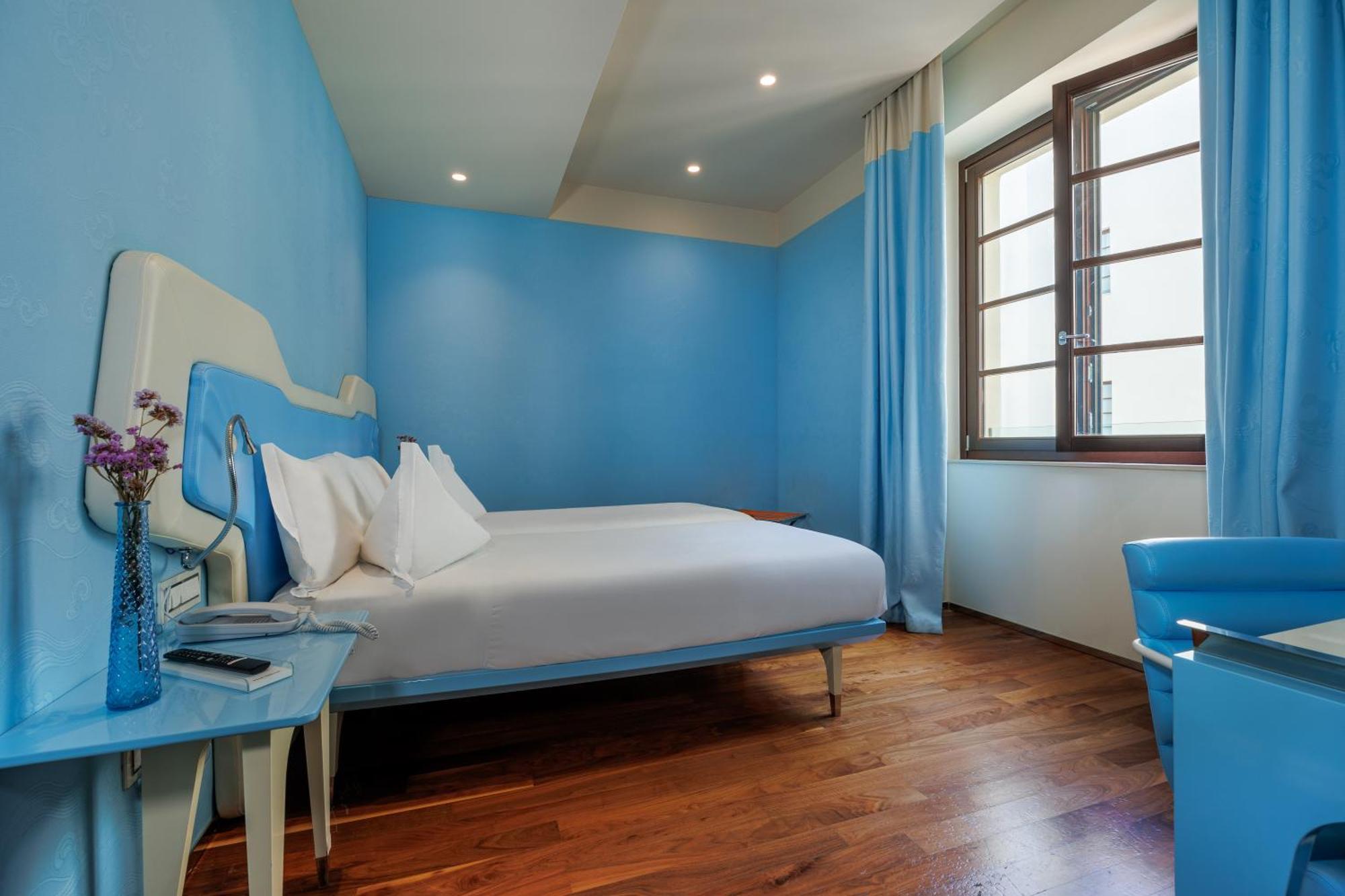 iH ホテルズ バリ グランデ アルベルゴ デッレ ナツィオーニ バーリ エクステリア 写真 A room at the hotel