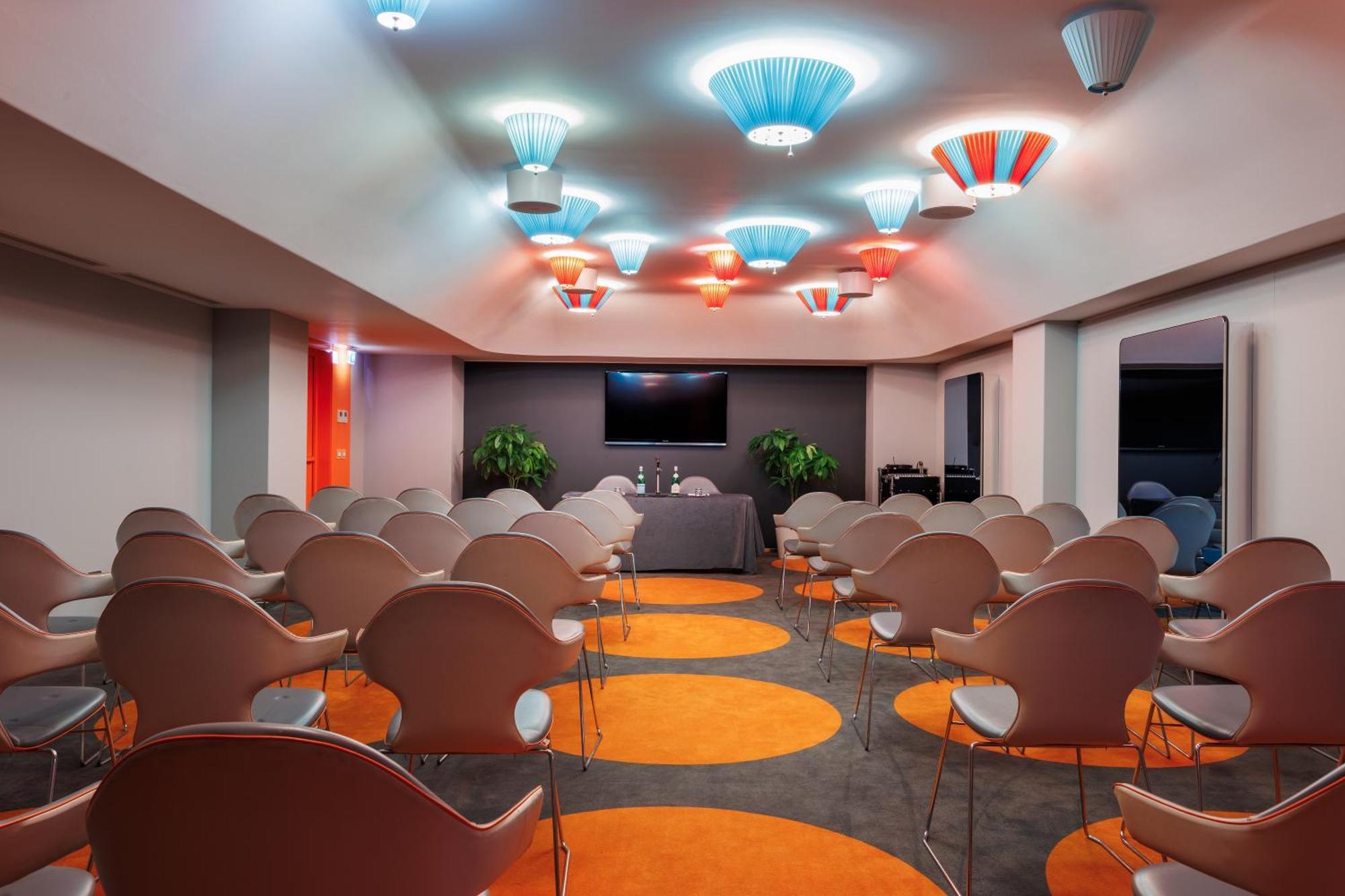 iH ホテルズ バリ グランデ アルベルゴ デッレ ナツィオーニ バーリ エクステリア 写真 Meeting room at the hotel