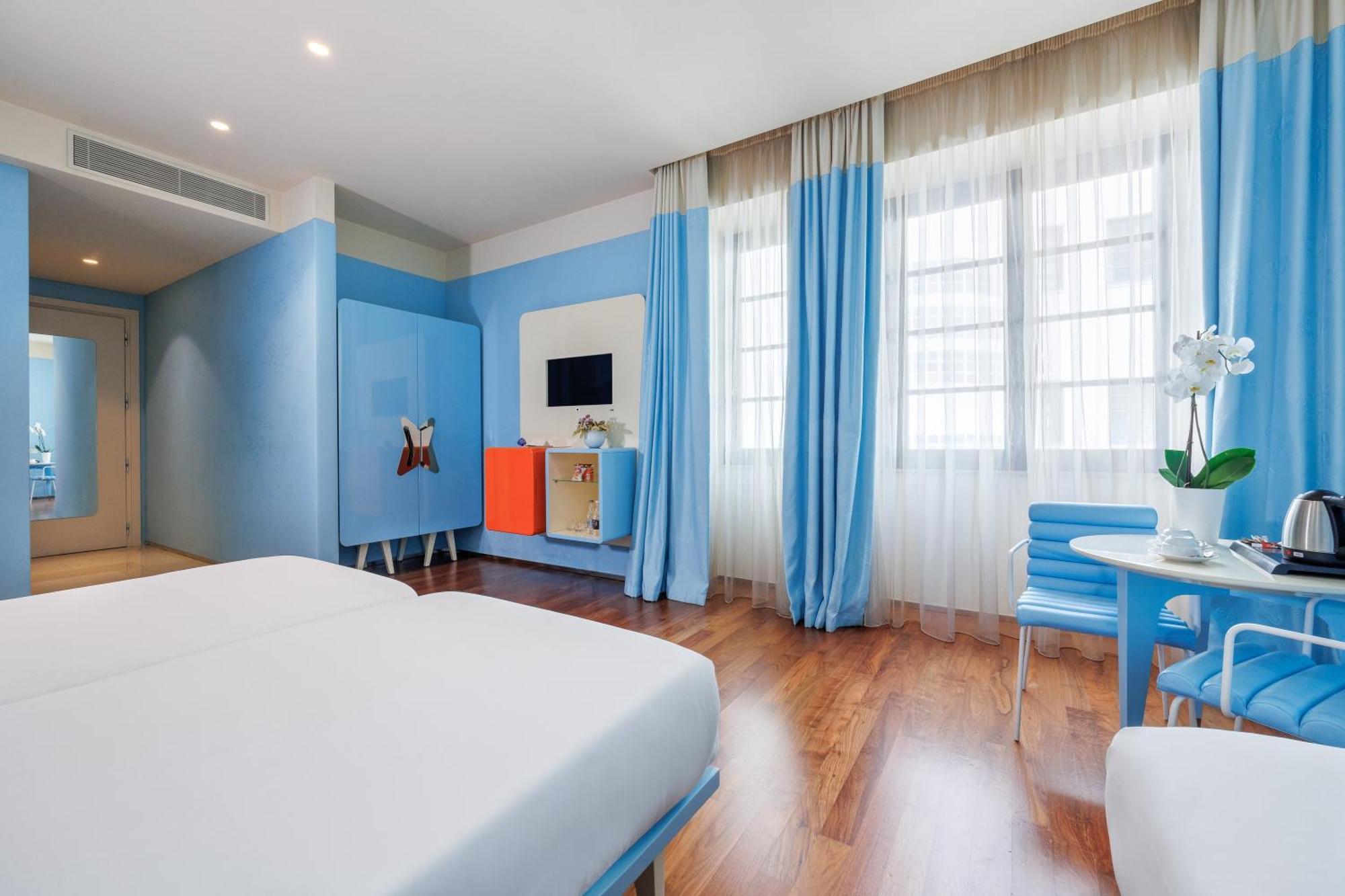 iH ホテルズ バリ グランデ アルベルゴ デッレ ナツィオーニ バーリ エクステリア 写真 A room at the hotel