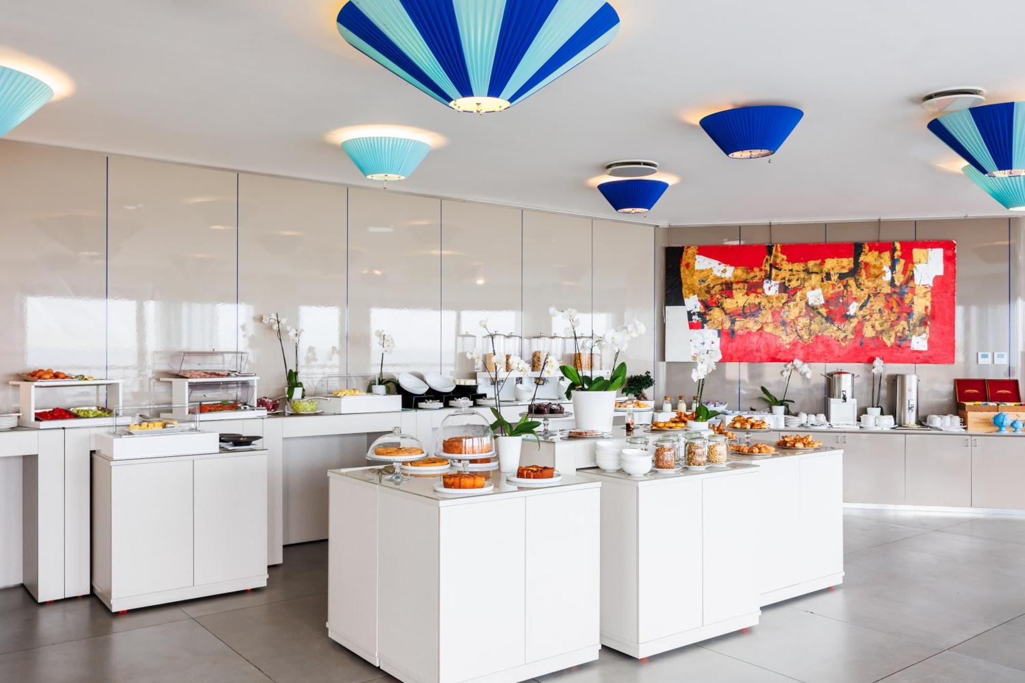 iH ホテルズ バリ グランデ アルベルゴ デッレ ナツィオーニ バーリ エクステリア 写真 The interior of the restaurant